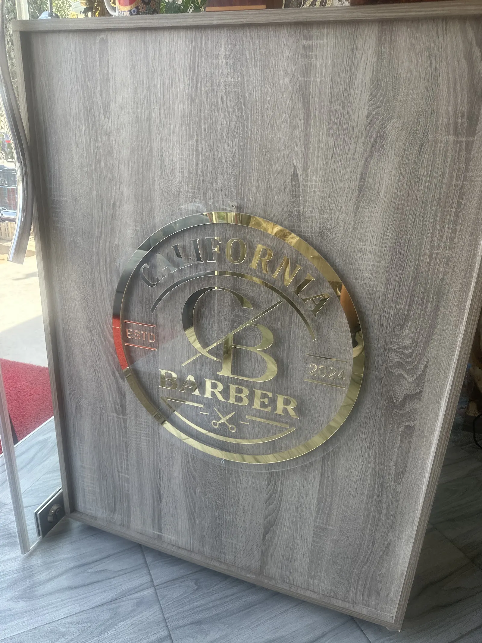 CALIFORNIA BARBER - صورة 1