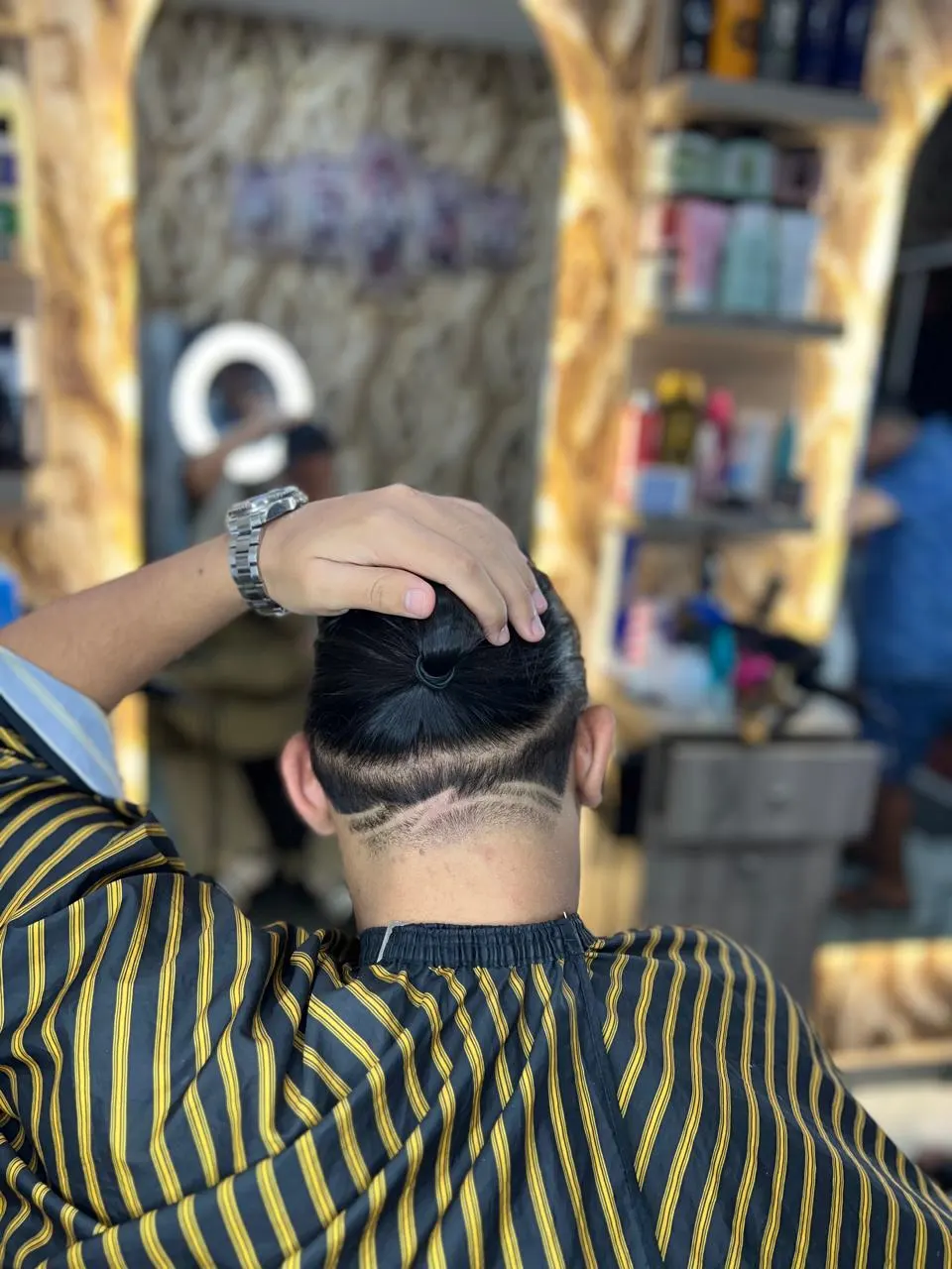 CALIFORNIA BARBER - صورة 6