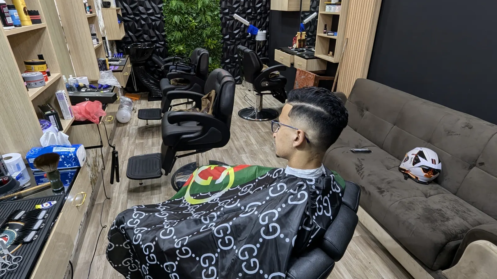 Cuts factory barbershop - صورة 1