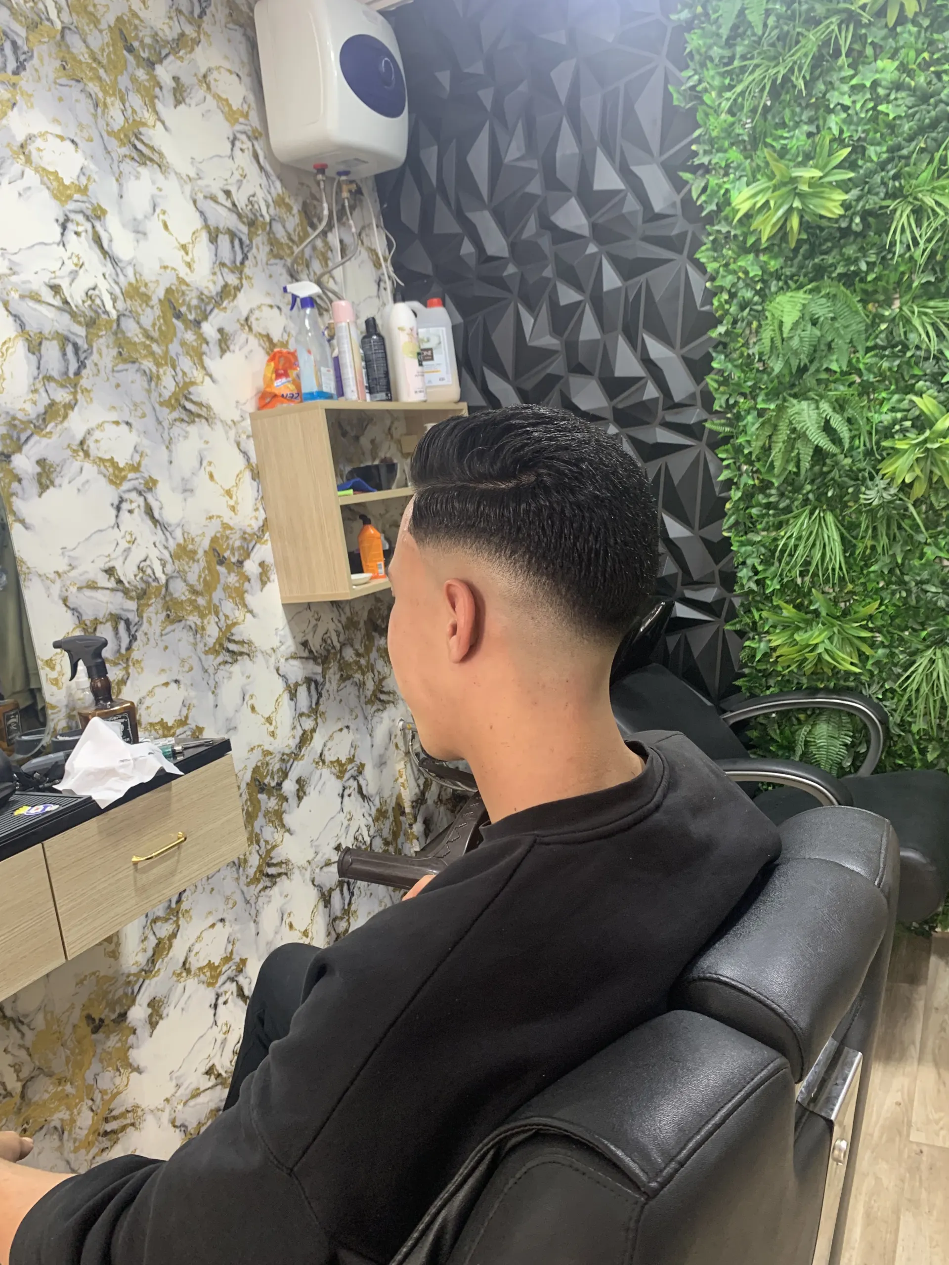 Cuts factory barbershop - صورة 4