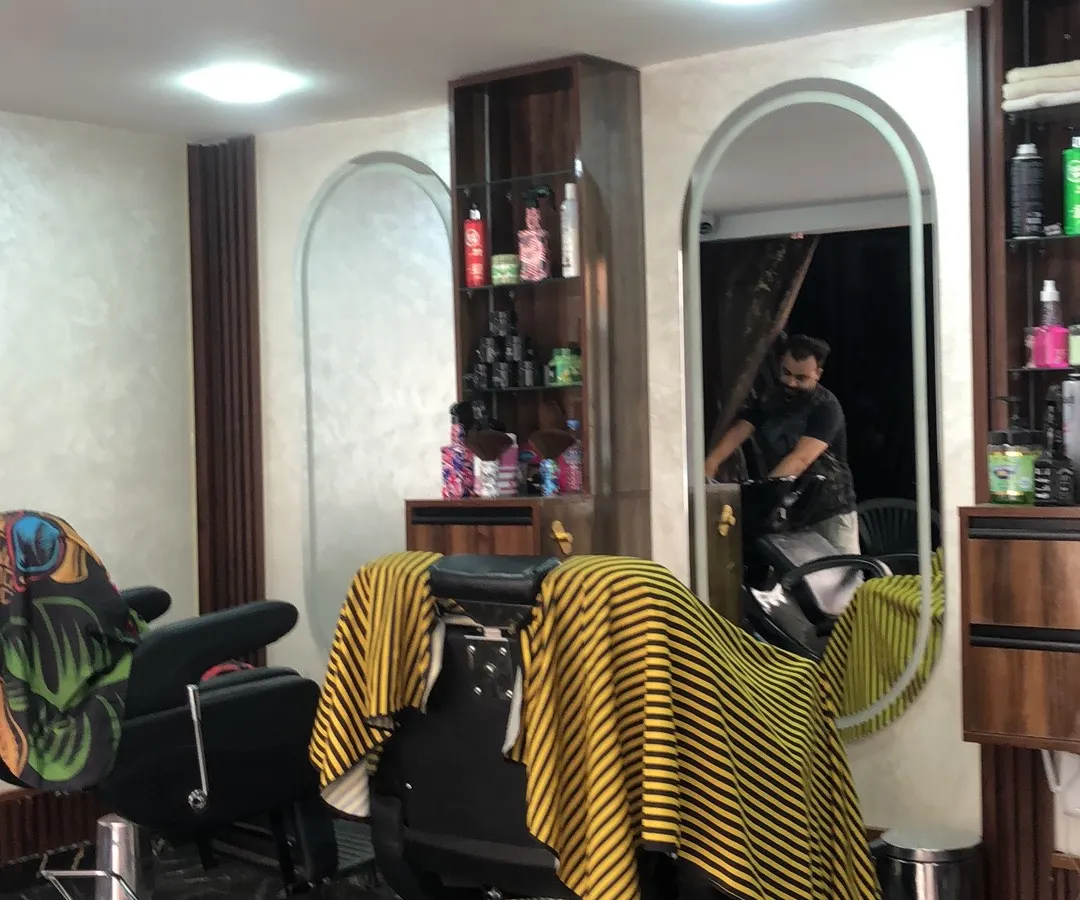 RM Deluxe Barber - صورة 2